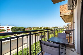 Seaside Apartments in Agkisaras