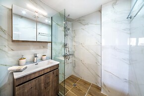 Seaside Apartments in Agkisaras