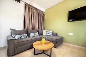 Seaside Apartments in Agkisaras