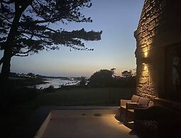 Character House With SPA and sea View