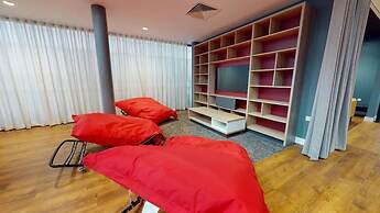 Student Only Will Wyatt Court