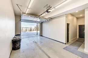 Views, Trails, Hot Tub & More: Luxe Wyoming Oasis