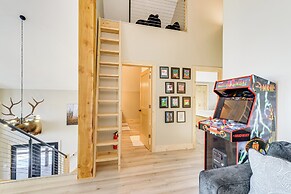 Views, Trails, Hot Tub & More: Luxe Wyoming Oasis