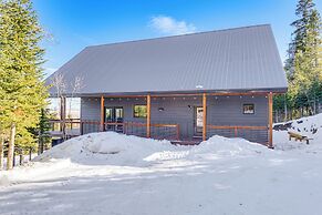 Views, Trails, Hot Tub & More: Luxe Wyoming Oasis