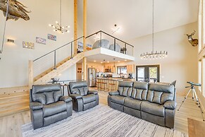 Views, Trails, Hot Tub & More: Luxe Wyoming Oasis