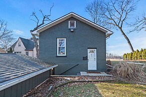 Canal-front White Lake Escape w/ Paddleboard