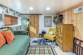 Walk to Golf, Lake: Twain Harte Cabin w/ Fireplace