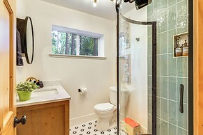 Walk to Golf, Lake: Twain Harte Cabin w/ Fireplace