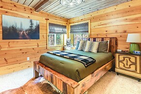 Walk to Golf, Lake: Twain Harte Cabin w/ Fireplace