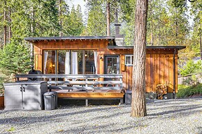 Walk to Golf, Lake: Twain Harte Cabin w/ Fireplace