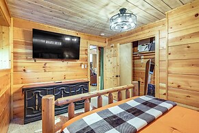 Walk to Golf, Lake: Twain Harte Cabin w/ Fireplace