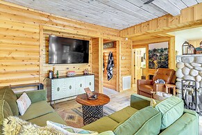 Walk to Golf, Lake: Twain Harte Cabin w/ Fireplace