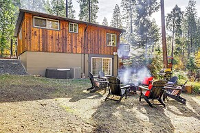 Walk to Golf, Lake: Twain Harte Cabin w/ Fireplace