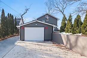 Kayak + Paddleboard: Canal-front White Lake Escape