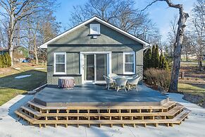 Kayak + Paddleboard: Canal-front White Lake Escape