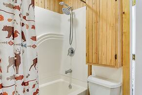 Hike, Fish & Explore: Family Cabin in Sulphur!