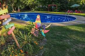 Historic Keuka Lake Estate in Hammondsport w/ Pool