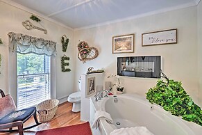 Historic Keuka Lake Estate in Hammondsport w/ Pool