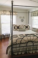 Historic Keuka Lake Estate in Hammondsport w/ Pool