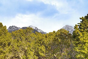 Near Hiking: Tranquil Crestone Studio w/ Deck!