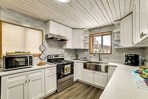 Mtn-view Deck & Grill: Creekside Catskills Cabin!