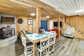 Mtn-view Deck & Grill: Creekside Catskills Cabin!