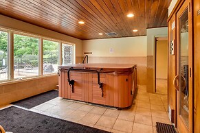 Mountain-view Gem w/ Community Perks in Dillard!