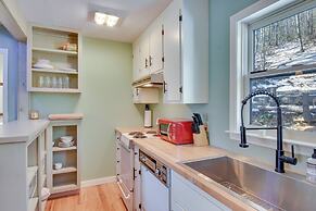 Mountain-view Gem w/ Community Perks in Dillard!