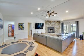 Mountain-view Gem w/ Community Perks in Dillard!