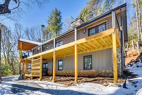 Mountain-view Gem w/ Community Perks in Dillard!