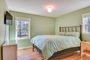 Mountain-view Gem w/ Community Perks in Dillard!