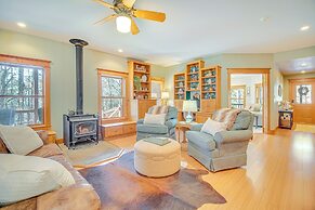 Charming Family Cabin w/ Fire Pits in Clarksville