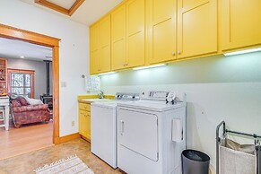 Charming Family Cabin w/ Fire Pits in Clarksville