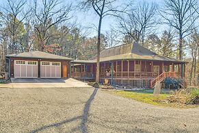 Charming Family Cabin w/ Fire Pits in Clarksville