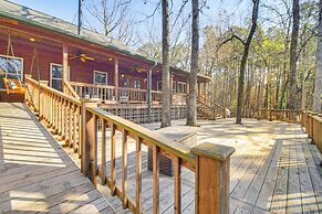 Charming Family Cabin w/ Fire Pits in Clarksville