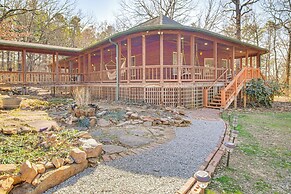 Charming Family Cabin w/ Fire Pits in Clarksville