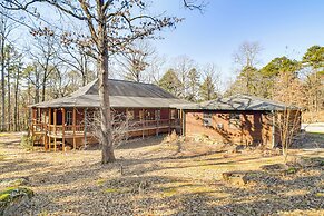 Charming Family Cabin w/ Fire Pits in Clarksville