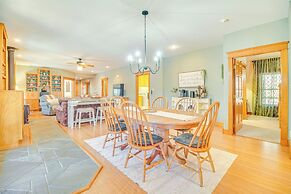 Charming Family Cabin w/ Fire Pits in Clarksville