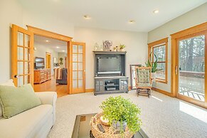 Charming Family Cabin w/ Fire Pits in Clarksville