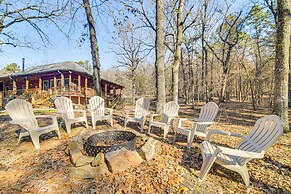 Charming Family Cabin w/ Fire Pits in Clarksville