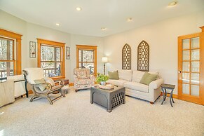 Charming Family Cabin w/ Fire Pits in Clarksville
