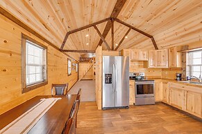 Near Hunting: Cozy Cabin w/ Deck in Grass Range!