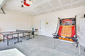 6 Mi to Lake Lewisville: Chic Retreat in Frisco!