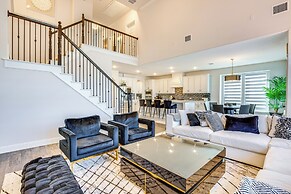 6 Mi to Lake Lewisville: Chic Retreat in Frisco!