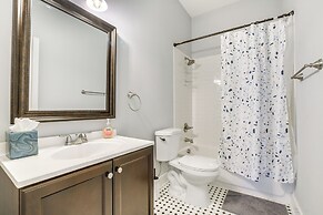 1 Mi to Dtwn: Home w/ Backyard in Raleigh!