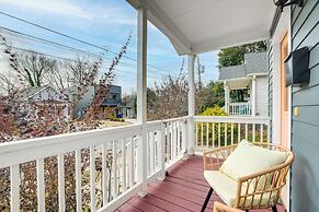 1 Mi to Dtwn: Home w/ Backyard in Raleigh!