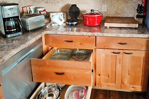 Mountain-view Deck: Pet-friendly Cabin in Bailey