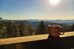 Mountain-view Deck: Pet-friendly Cabin in Bailey