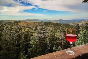 Mountain-view Deck: Pet-friendly Cabin in Bailey