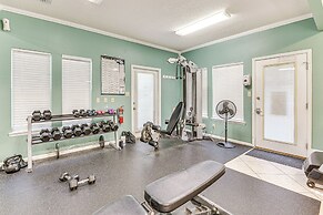 Community Outdoor Pool: Miramar Beach Condo!